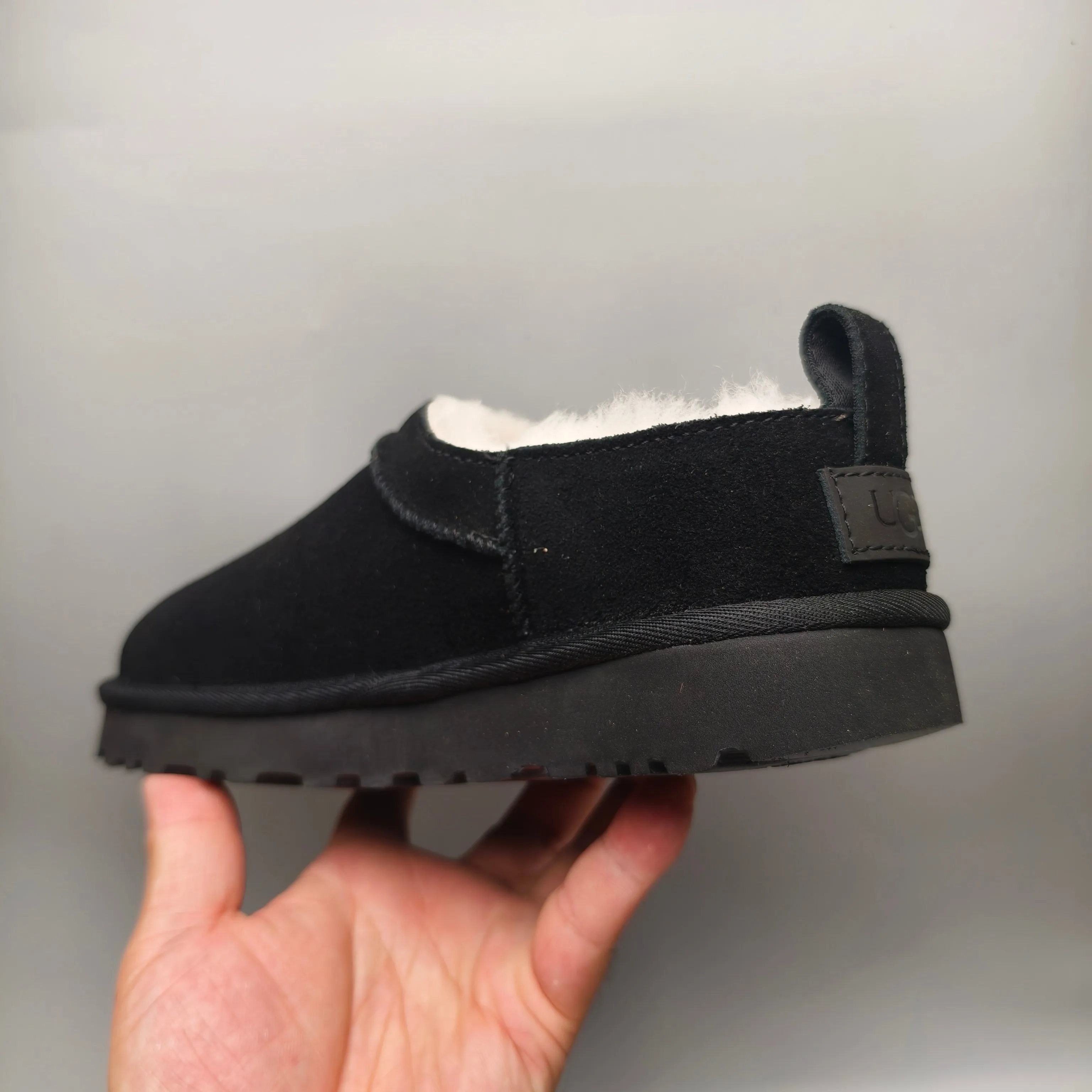 💰420 UGG sheepskin all-in-one snow boots 3891 one-legged classic women's shoes. Color: maroon, black, sand, twilight pink, chocolate. Matching sizes: 35-41